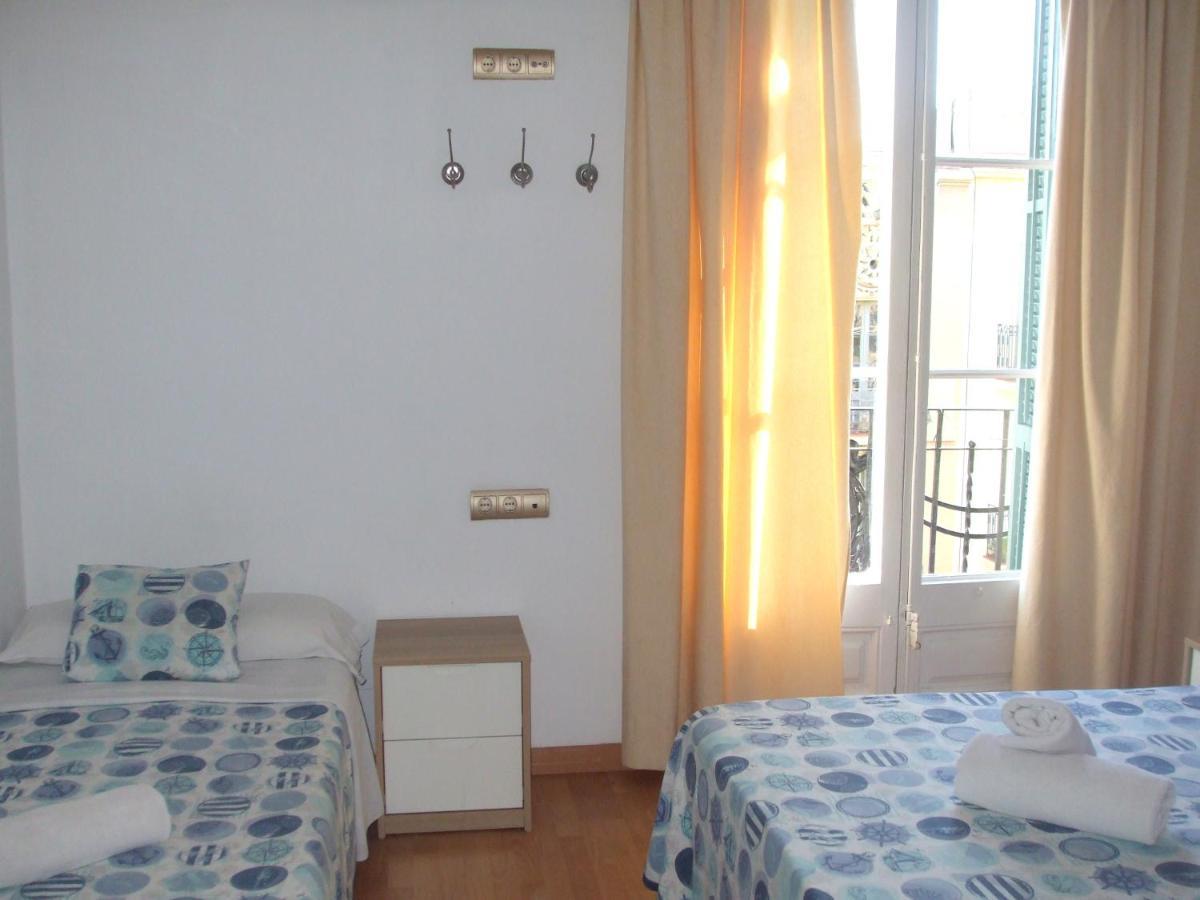 Hostal Felipe 2 Барселона Экстерьер фото