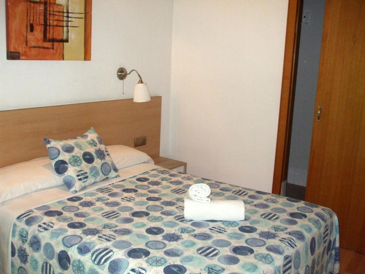 Hostal Felipe 2 Барселона Экстерьер фото