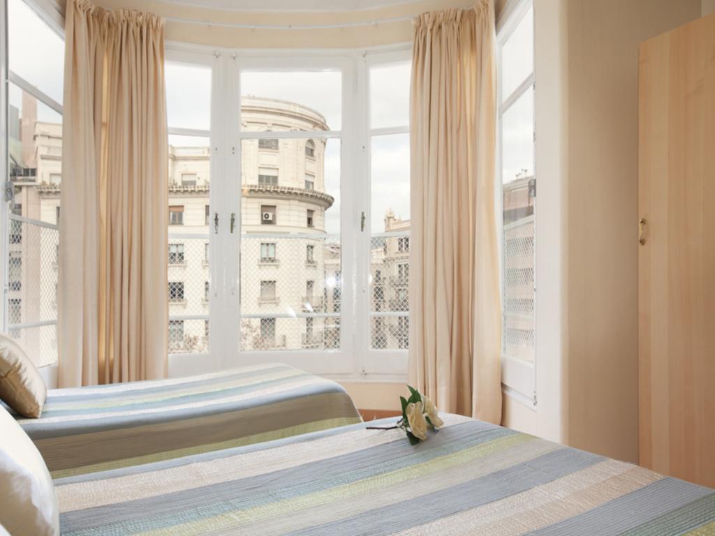 Hostal Felipe 2 Барселона Номер фото
