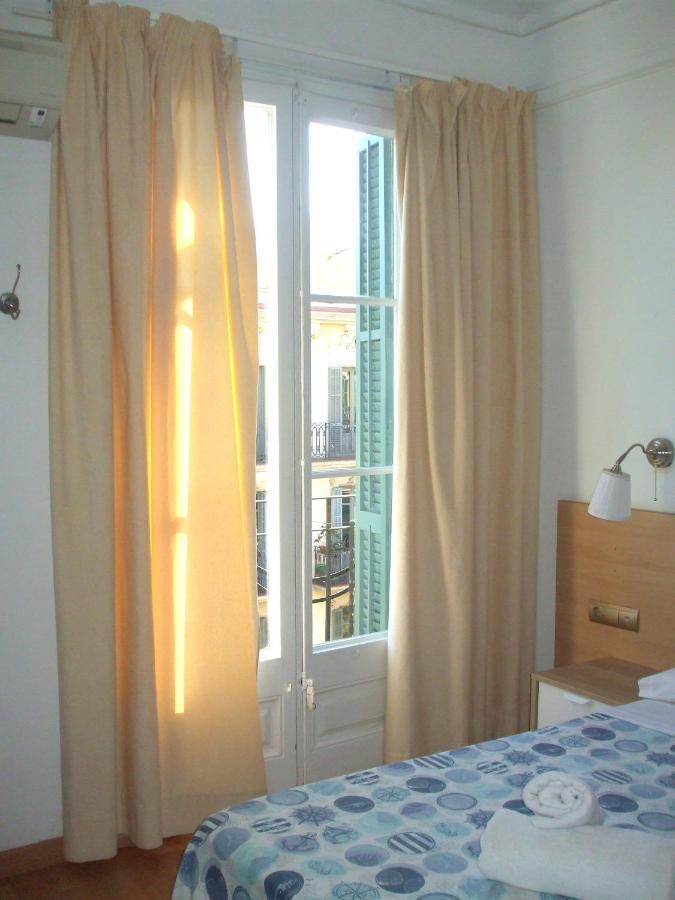 Hostal Felipe 2 Барселона Экстерьер фото