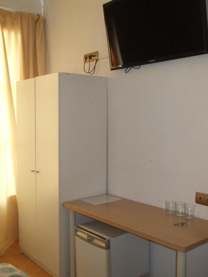 Hostal Felipe 2 Барселона Экстерьер фото