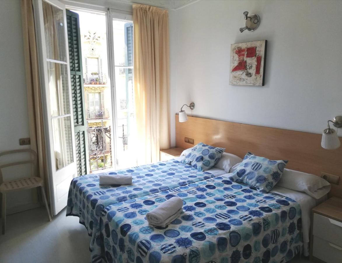 Hostal Felipe 2 Барселона Экстерьер фото
