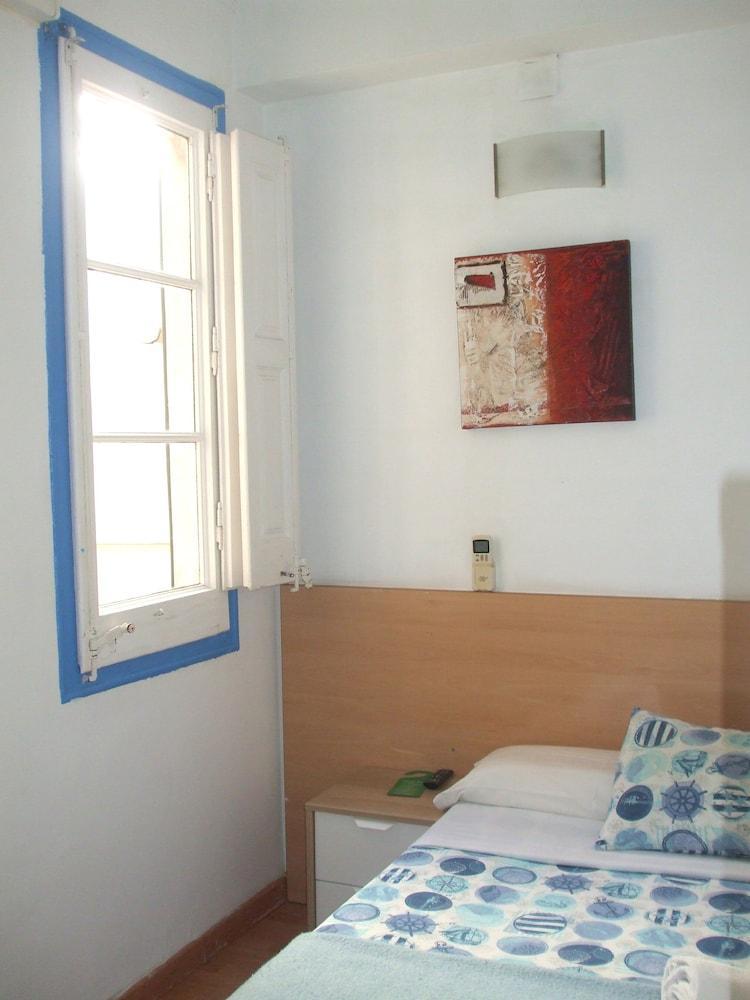 Hostal Felipe 2 Барселона Экстерьер фото