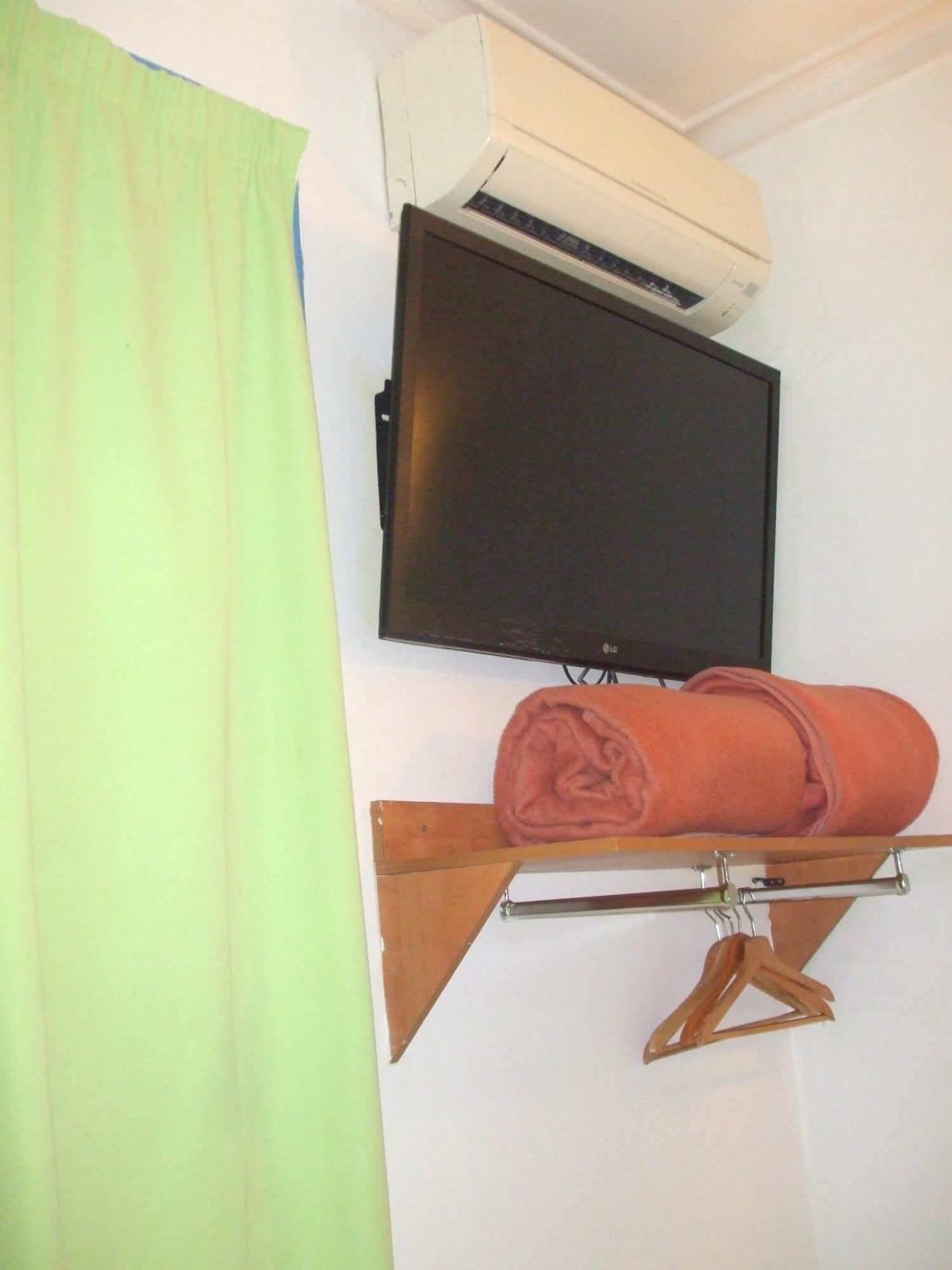 Hostal Felipe 2 Барселона Номер фото