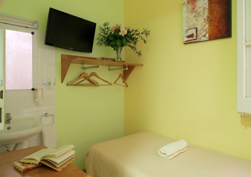 Hostal Felipe 2 Барселона Экстерьер фото