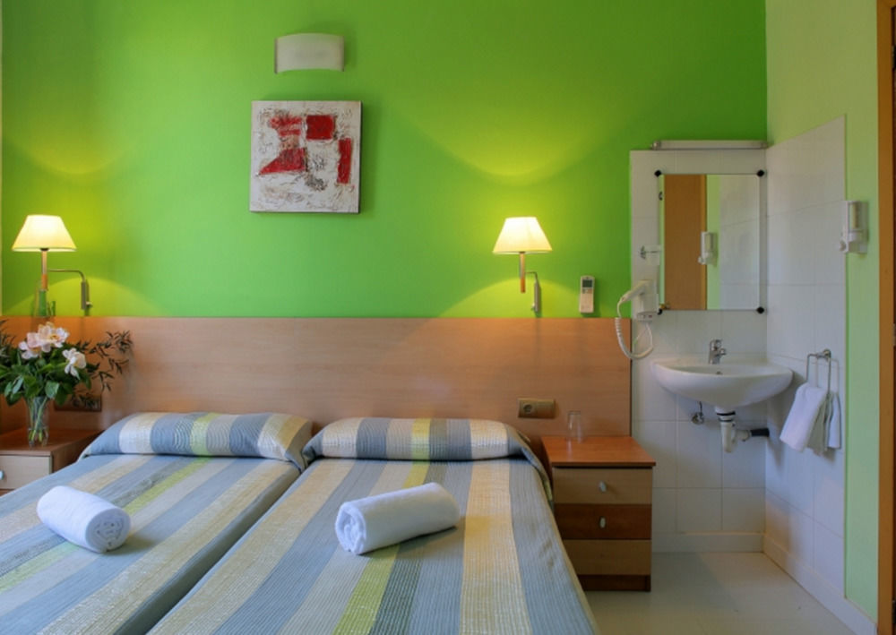 Hostal Felipe 2 Барселона Экстерьер фото